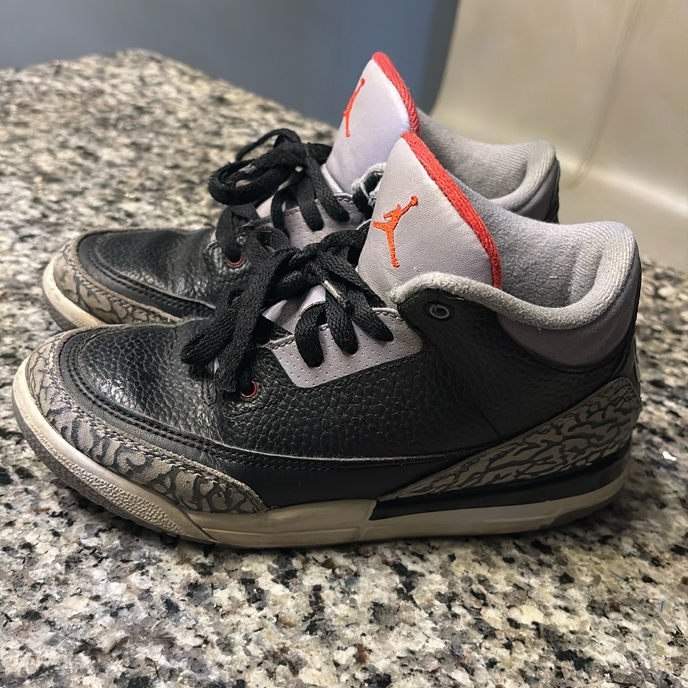 kids jordan sneaker size 3